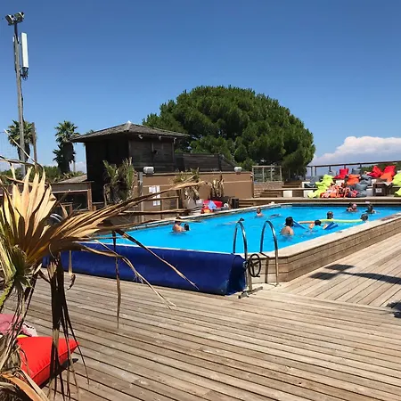 캠프장 Mobil De Pampelonne Sur Un Tres Bel Emplacement Surplombant La Baie De Pampelonne *