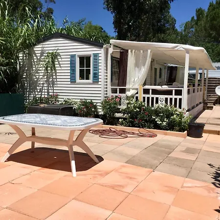Campsite Mobil De Pampelonne Sur Un Tres Bel Emplacement Surplombant La Baie De Pampelonne *